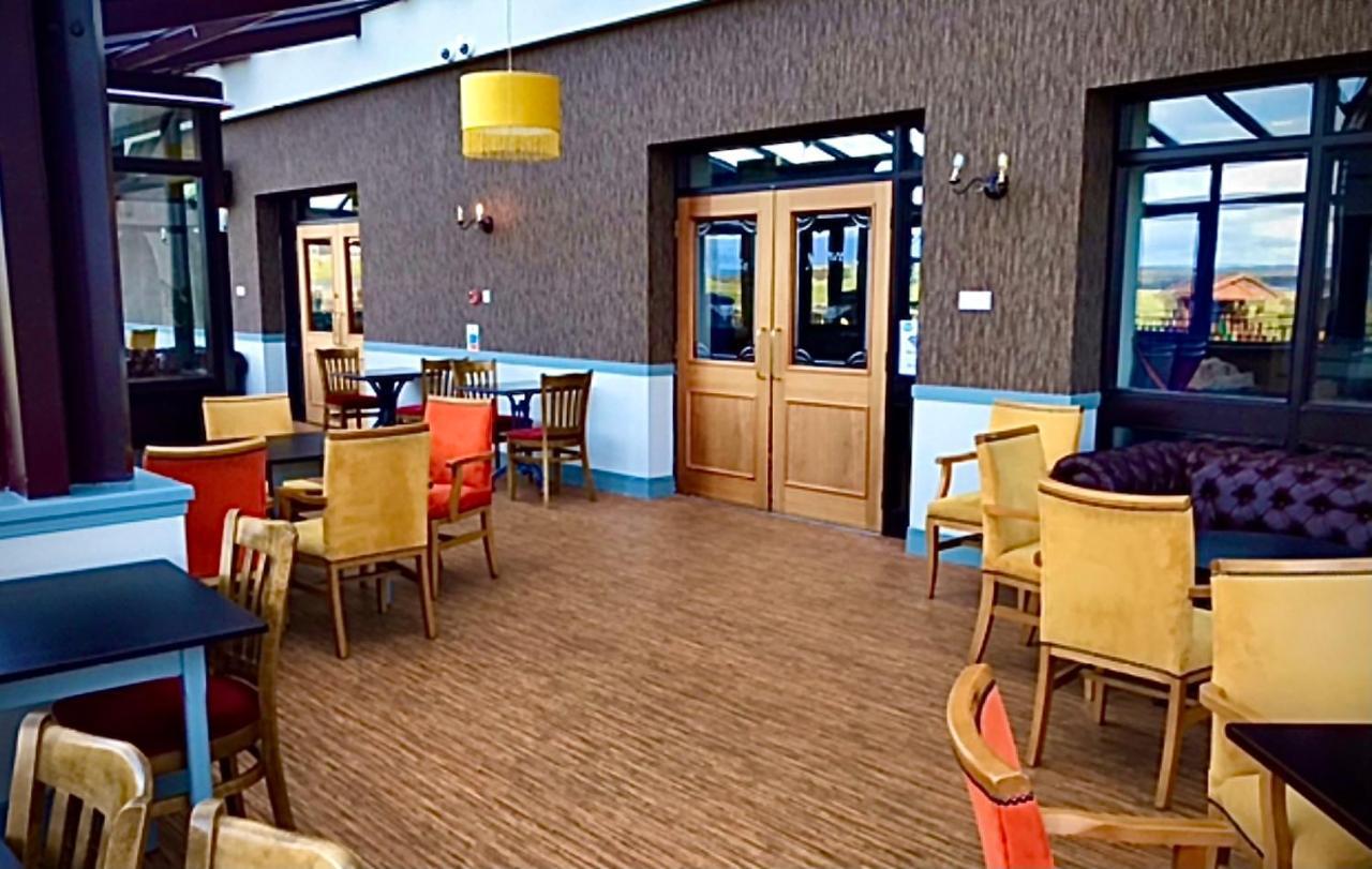 The Weigh Inn Hotel & Lodges Терсо Екстер'єр фото